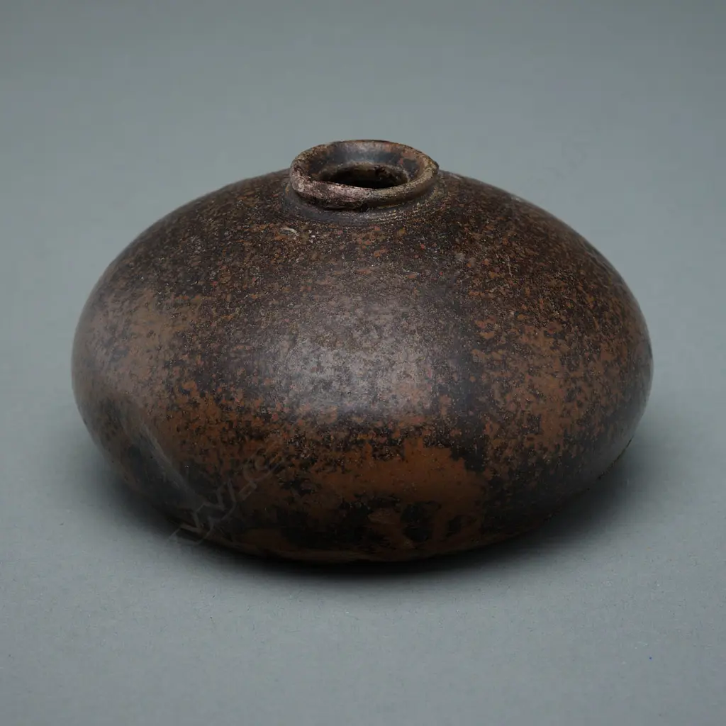 #Stoneware bottle - Khmer – c.11thC, Image 1++